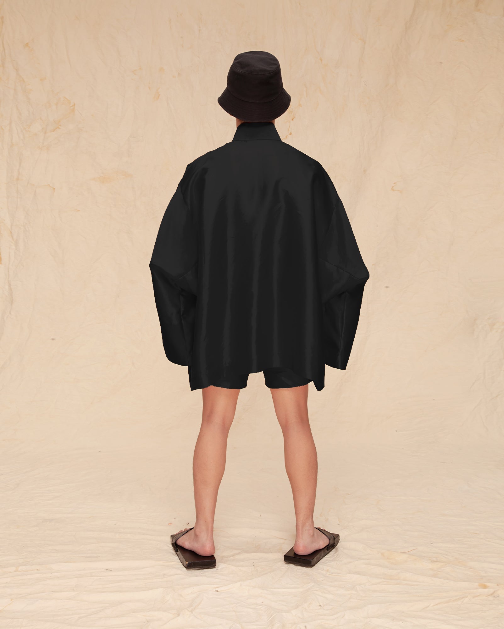 Magua Oversaiz (Black Taffeta)