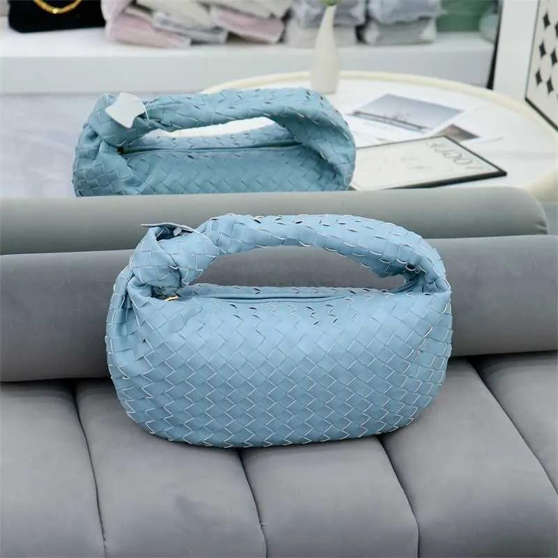 The new Women Handbag Luxury Brand Woven Cloud Bag Genuine Leather Leather Shoulder Bag Fashion All-match Party Bag Spot S445572