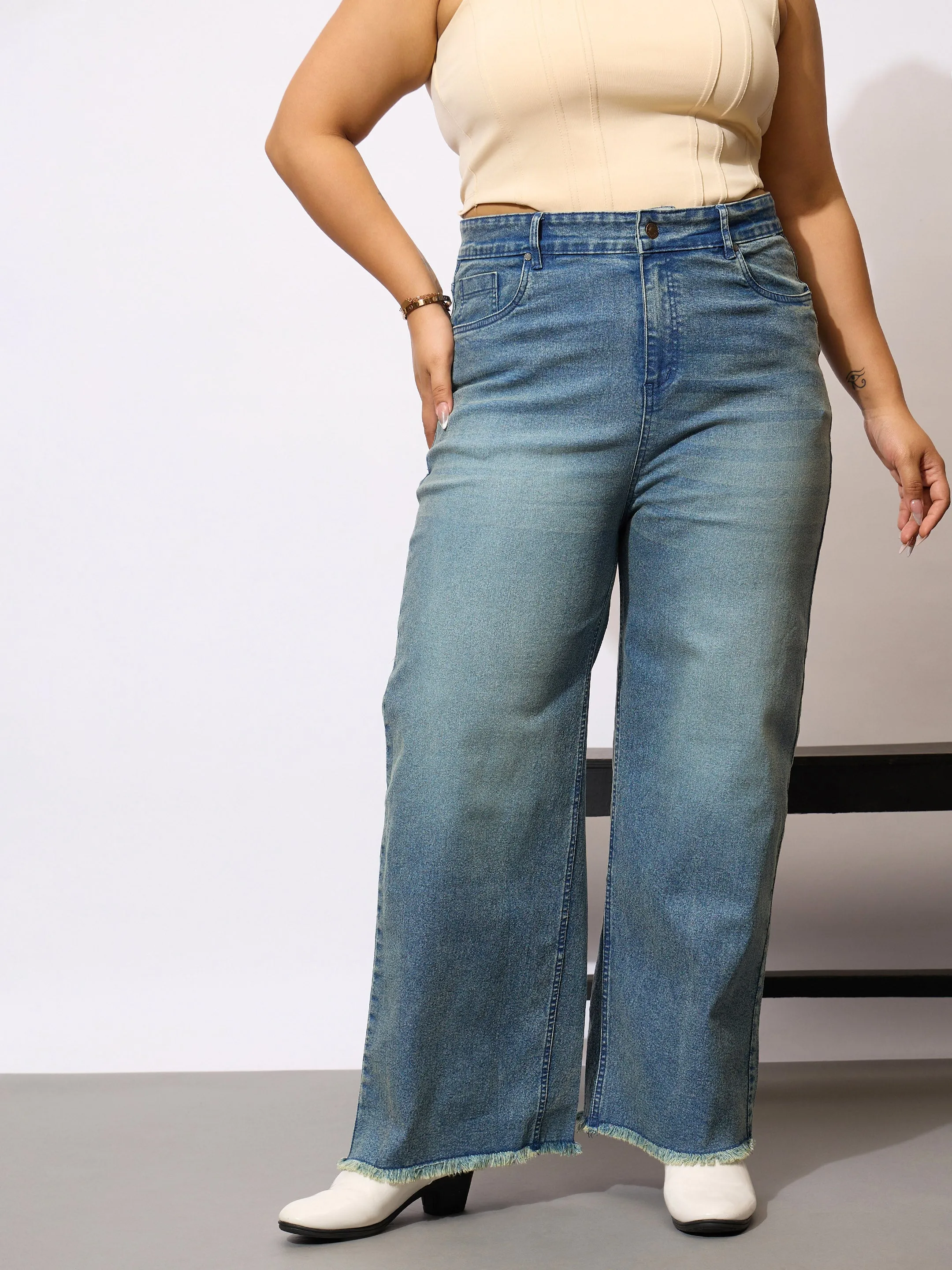 Women Blue Denim Acid Wash Raw Hem Straight Jeans