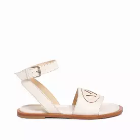 Women's leather flat sandal